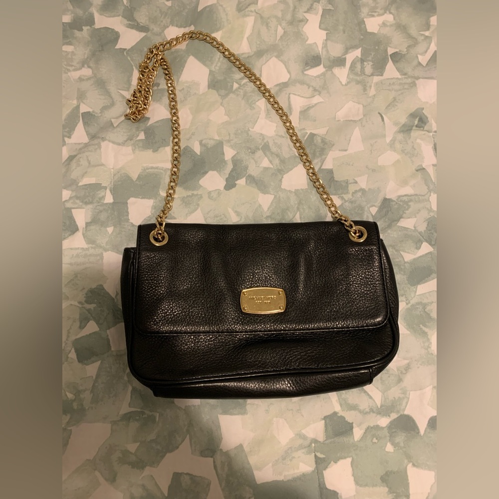 MICHAEL KORS WALLET ON CHAIN
